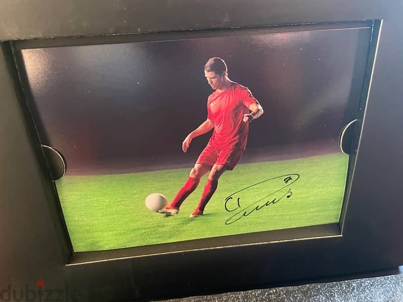 Cristiano Ronaldo CR7 Signed Real Madrid Jersey and Photograph 8