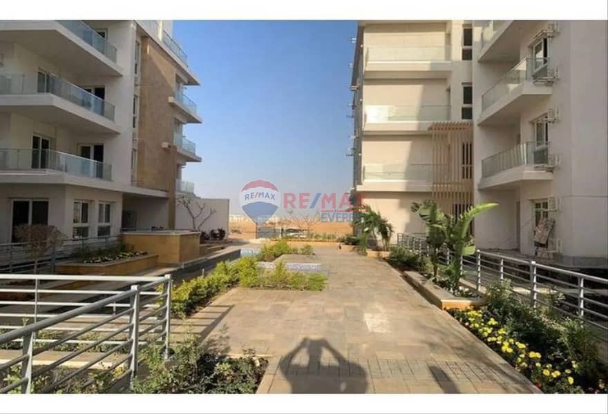 Resale Apartment In MountainView Icity 6 October 7