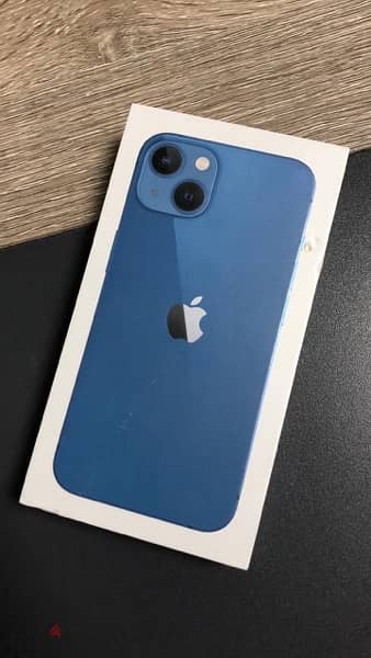 عرض وسعر مميز iPhone 13 128 GB بطاريه 89% بضمان معتمد وفاتوره 1