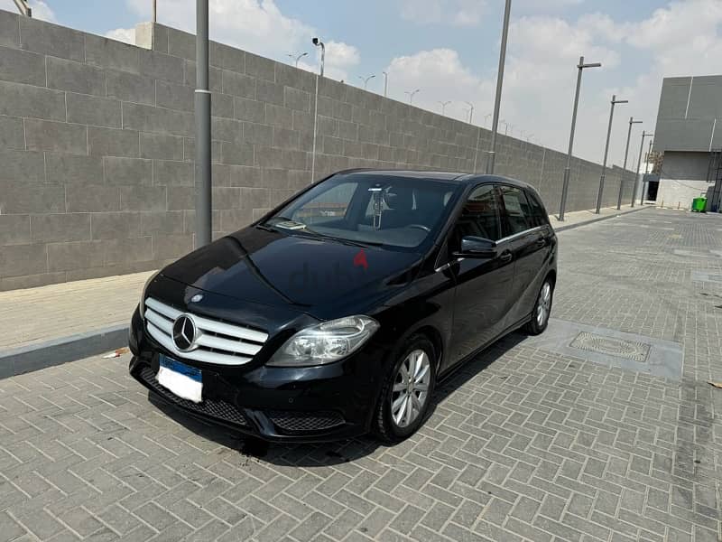 Mercedes-Benz B200 2013 1