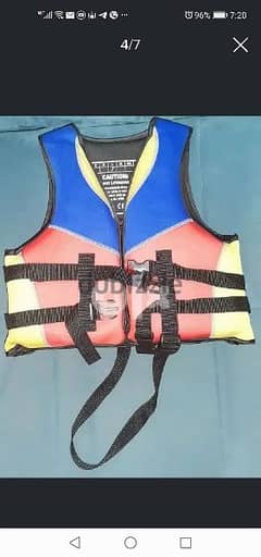 life jackets بحالة الجديد