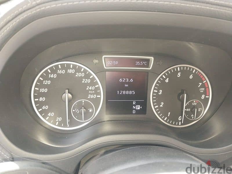 Mercedes-Benz B200 2013 8