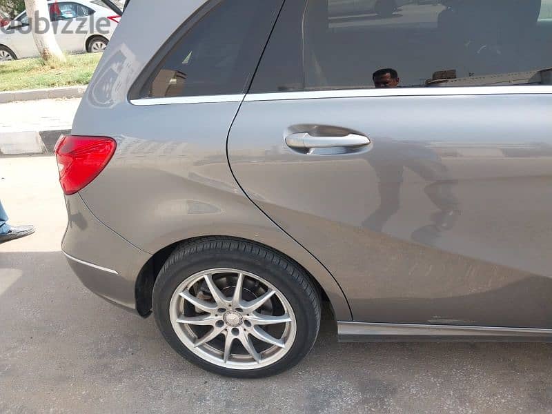 Mercedes-Benz B200 2013 12