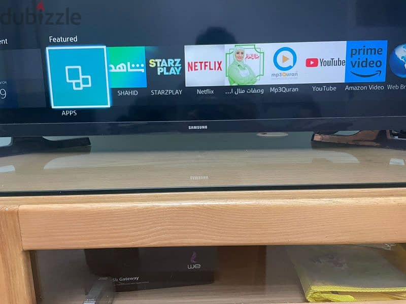 SAMSUNG MODERN SMART TV 32 INCH 1