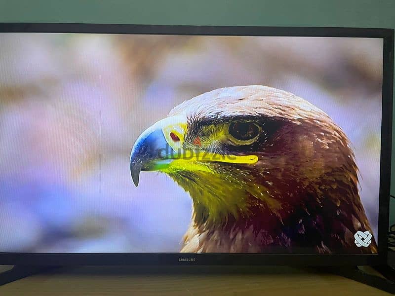 SAMSUNG MODERN SMART TV 32 INCH 3