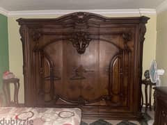 Full Hardwood Bedroom Set - غرفة نوم كاملة