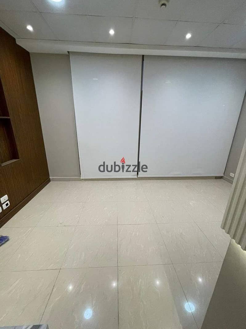 With a down payment (300 thousand), he owned a finished clinic in downtown Mall in 6 October City downtown بمقدم (300 الف) امتلك عيادة متشطبة ف مول 5