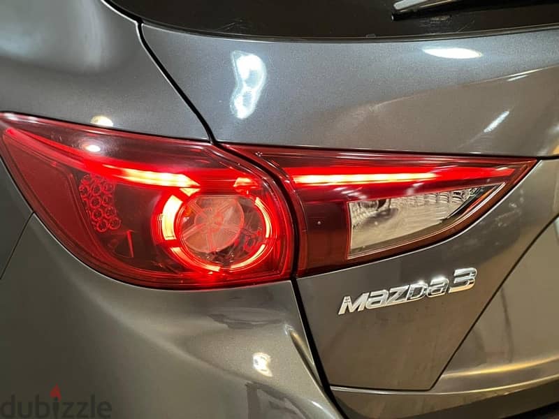 Mazda 3  face left 2017 new profile of 2018 only 32000km zero 7