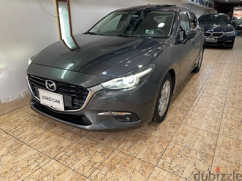 Mazda 3  face left 2017 new profile of 2018 only 32000km zero 18