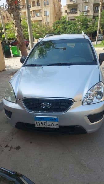 Kia Carens 2011 3