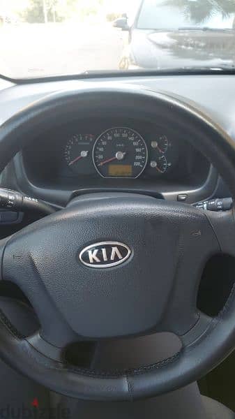 Kia Carens 2011 8