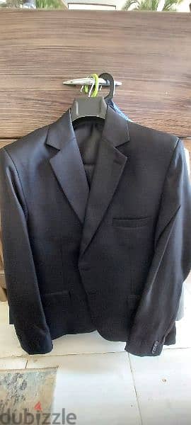 TIE HOUSE SUIT