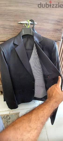 TIE HOUSE SUIT 1