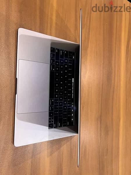 Macbook pro 2017 / 15.4 inch / core i7 3.1 GHz. 4