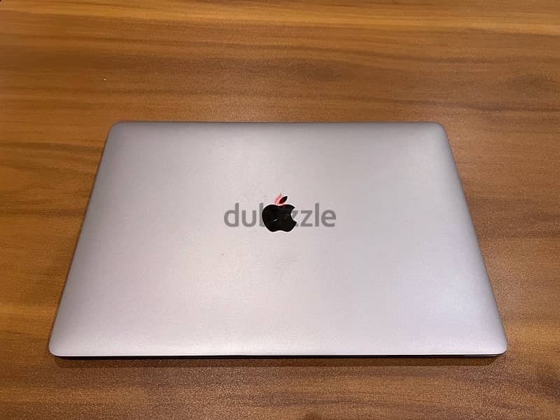 Macbook pro 2017 / 15.4 inch / core i7 3.1 GHz. 6