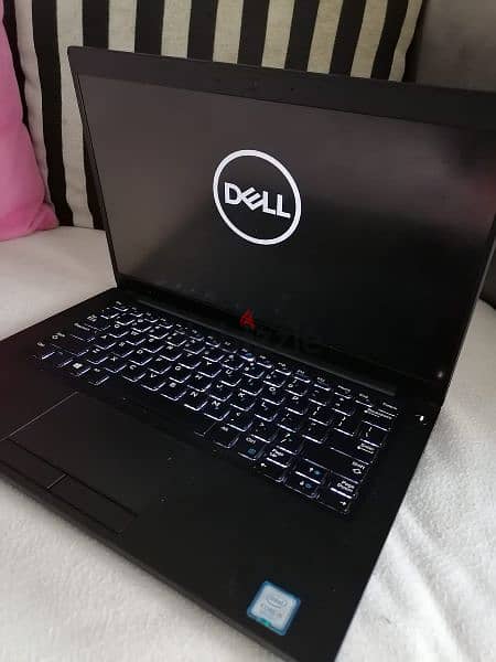 Dell
Latitude 7390 1