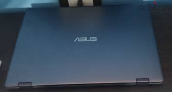 لابتوب Asus للبيع مع جميع مشتملاته.