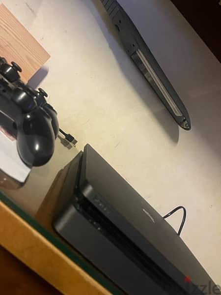 PS4 slim 1tb excellent condition 3