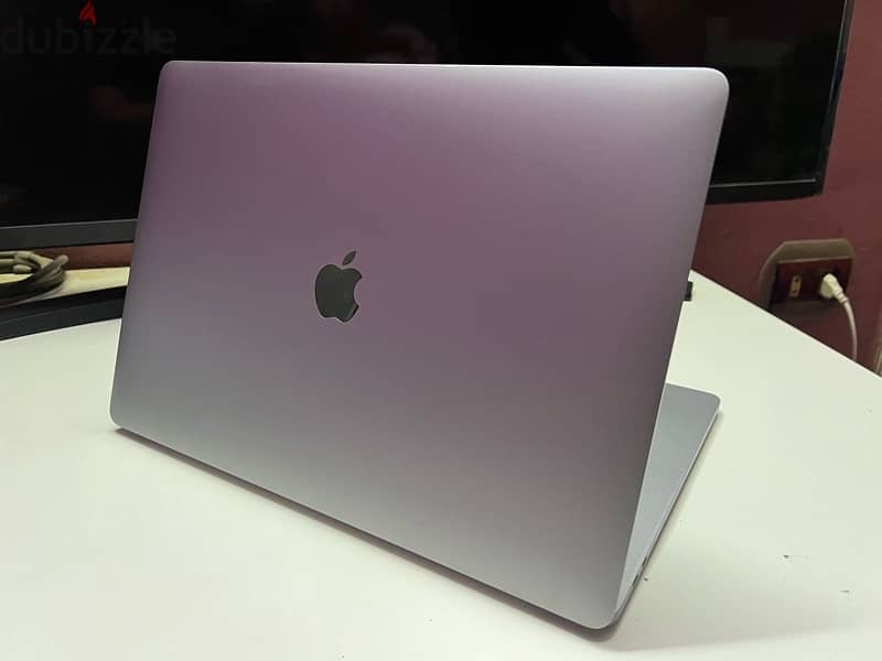 Macbook Pro 2019 15” core i7 7