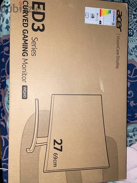 ED273U 2k 165hz 27 inch va panel 1