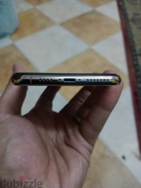 ايفون xs max 4