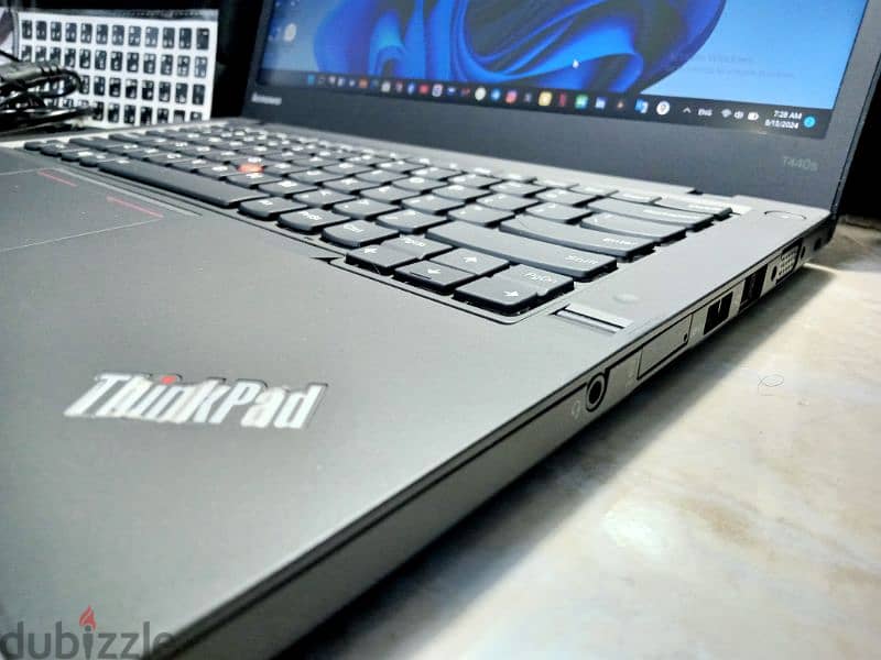 اللاب كالجديد لم يستخدم وبضمان سنه كامله Lenovo Thinkpad SSD 256 1