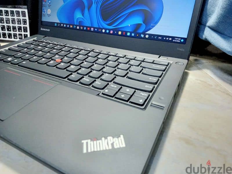 اللاب كالجديد لم يستخدم وبضمان سنه كامله Lenovo Thinkpad SSD 256 6