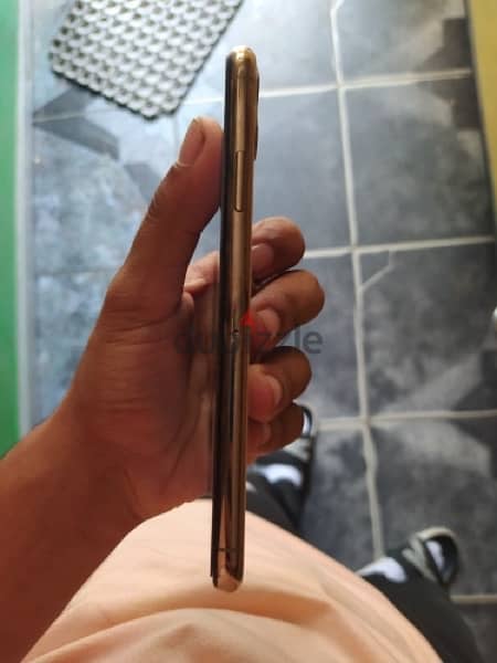 iphone 11 pro max gold 3