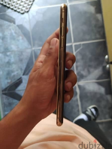 iphone 11 pro max gold 6