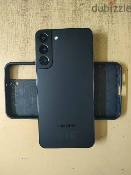 Samsung S22 with box 0