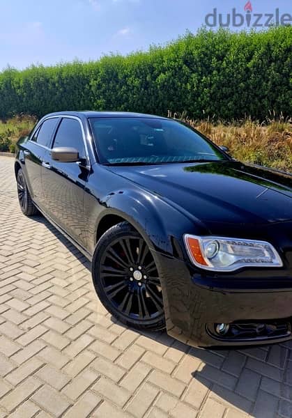 Crysler 300C Black Edition Varvado 2012 SRT بحالة الجديدة 1