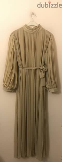 Beige chiffon pleated dress فستان بيچ شيفون