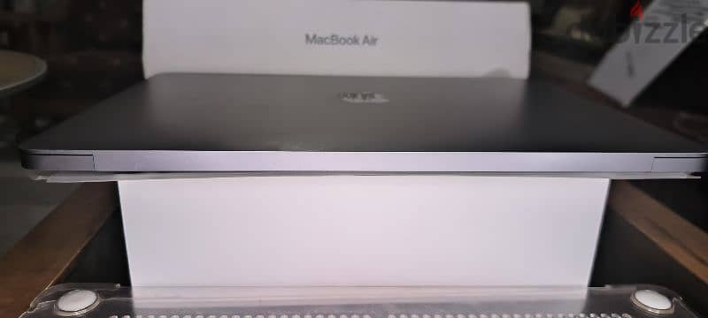 MacBook air m1 2020 + all contents + COVER + Arabic keyboard 2