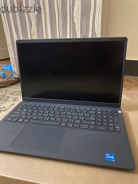 Dell Vostro 3520 1