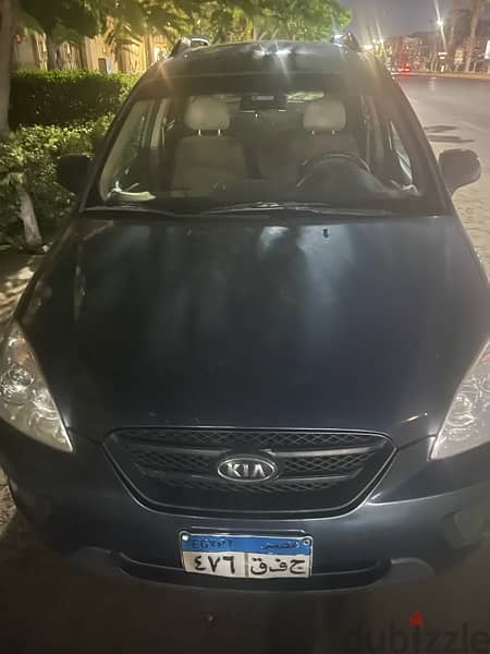 Kia Carens 2010 1