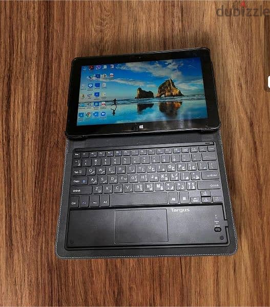 !! (like new dell venue 11 pro tablet, 2 in 1 , wireless keyboard)!! 2