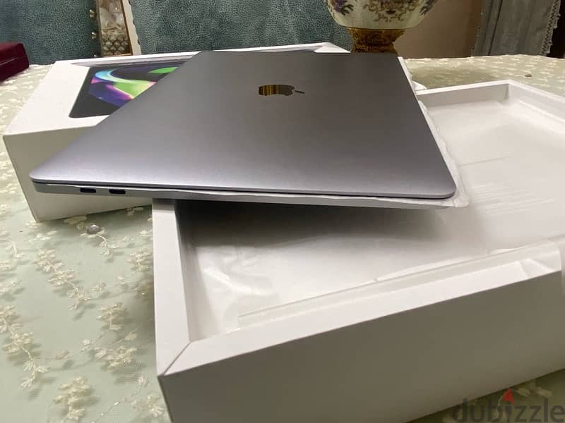 Macbook Pro M1 16GB Storage 1 Tera   جديد تماما بكل حاجته 2