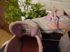 Adidas shows ( girls) size 33 , almost new condition