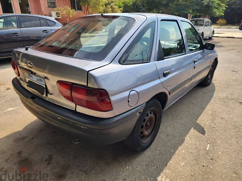 Ford Escort 1999 16