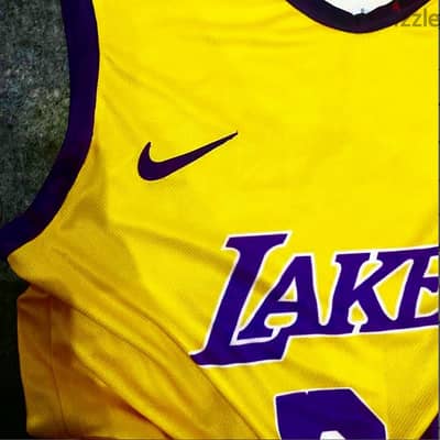 t-shirt lakers