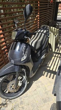 Peugeot RS scooter in good condition