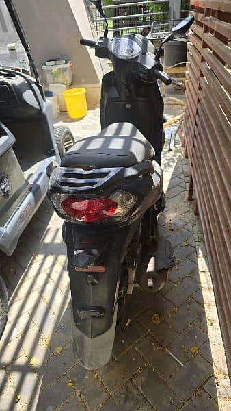 Peugeot RS scooter in good condition 2