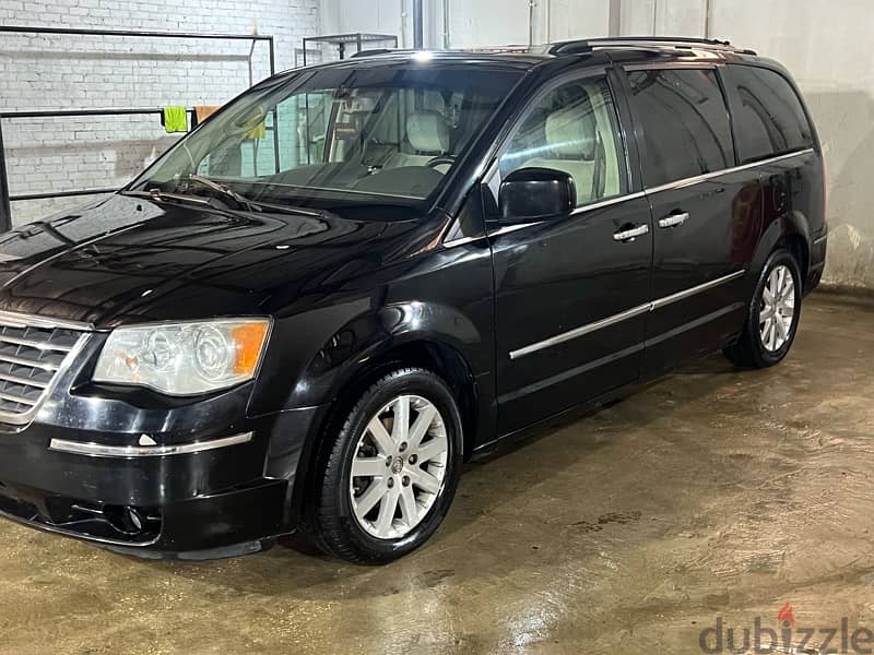 Chrysler Town and Country 2009 5