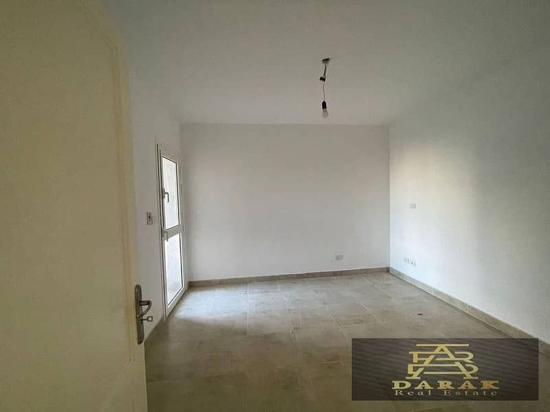 115 sqm Corner Apartment for Sale in Madinaty, B14  The apartment offers a view of a wide garden. 5