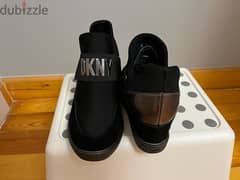 DKNY Cosmos Wedge Sneaker Trainers in Black