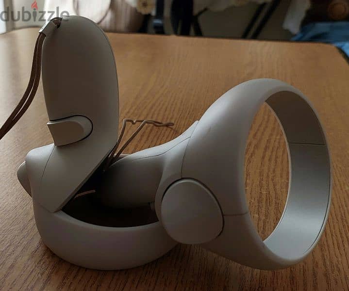 Oculus Quest 2 (Good Condition) (السعر قابل للتفاوض) 4