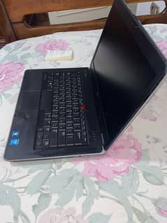 Dell Latitude E6440 Core i7 4th generation 8GB Ram كارتين شاشة