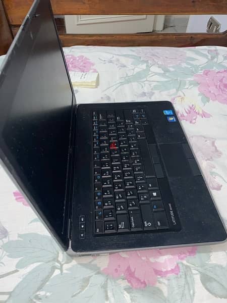 Dell Latitude E6440 Core i7 4th generation 8GB Ram كارتين شاشة 3