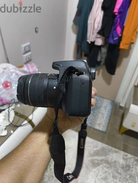 كاميرا canon 4000d بحاله الزيرو بالاضافه لعدسه ٥٠ ملي 4