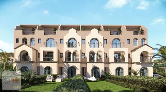 Townhouse villa 206m for sale with a 64m garden in Sarai Compound next to the capital, near Suez Road, prime location, at a very special price